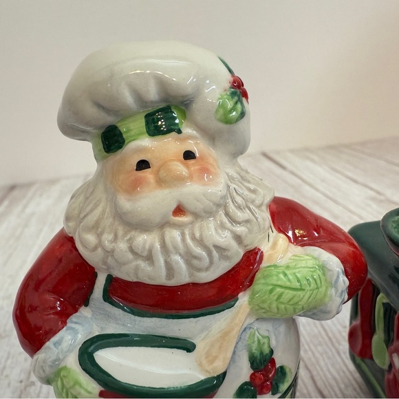 2005 Fitz And Floyd SANTA’S KITCHEN Ceramic Salt & Pepper Shakers NOT USED - Picture 3 of 15